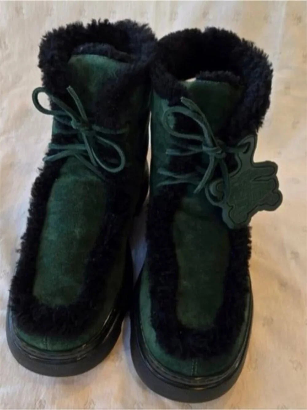 NIB Burberry Creeper Green (Vine) Shearling Round Toe Lace-Up Boots Size 41